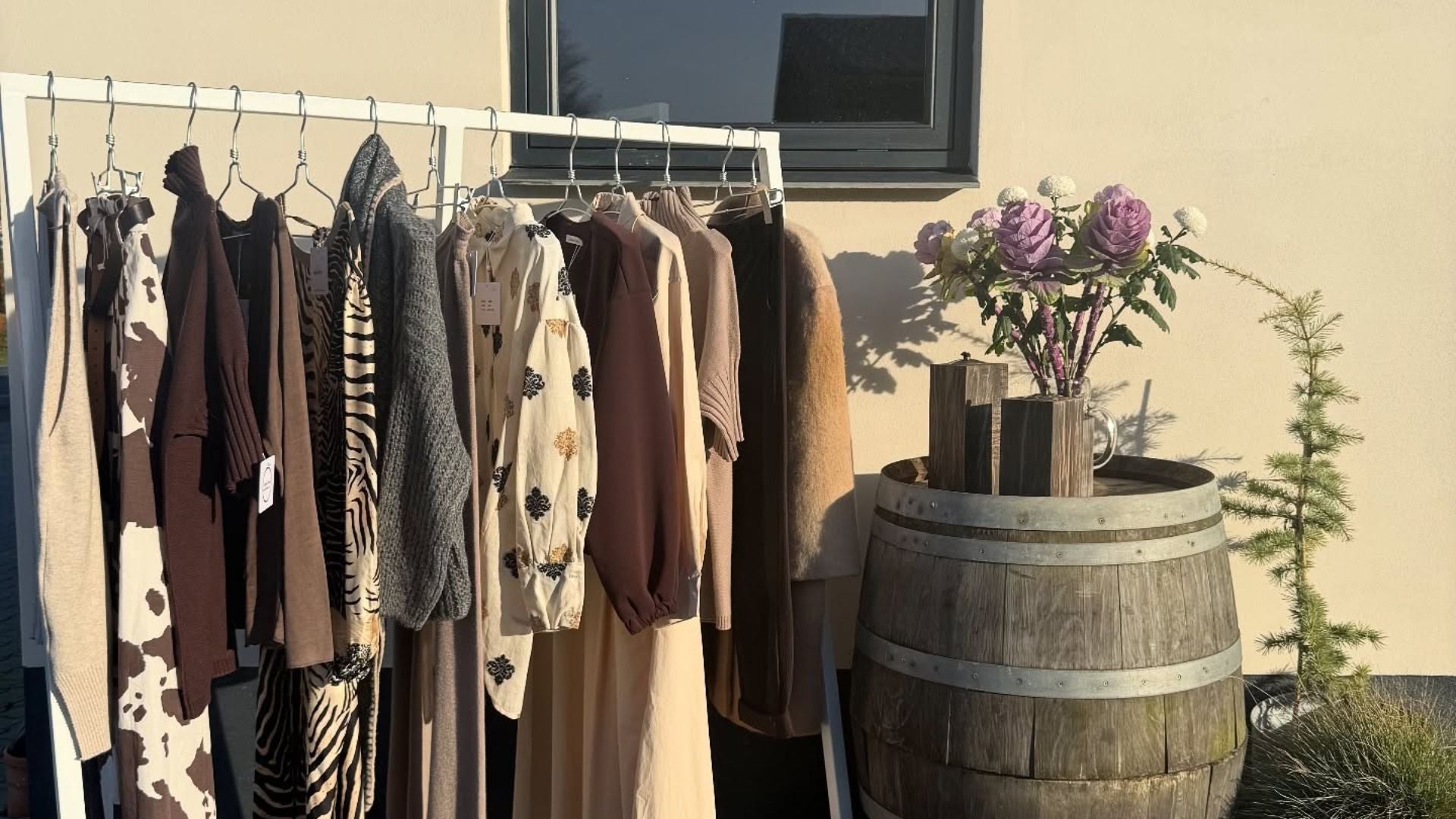 Dametøj fra Cabana Living find strik bluser bukser til damer fra Cabana Living