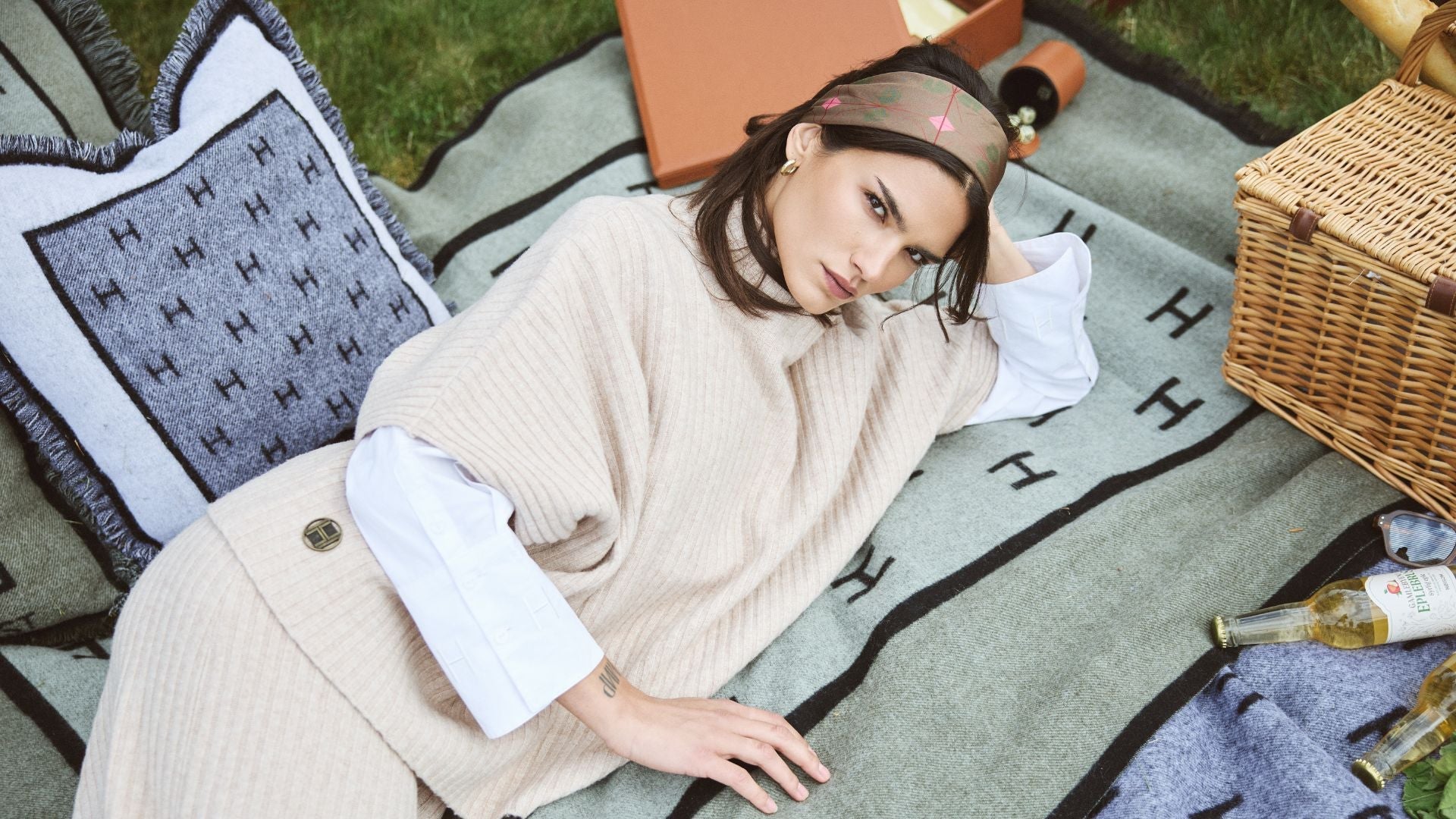 HÉST dametøj find Hést strik jakke sweater vest skjorte tæppe pudebetræk fra Hést 