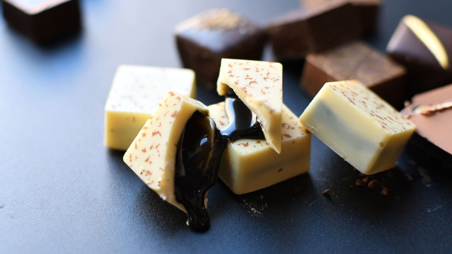 cocoture chokolade fra cocoture chokoladekugler trøffelkugler marcipanbrød fra cocoture julekalender med chokolade shop online hos tøjhuset stenholt