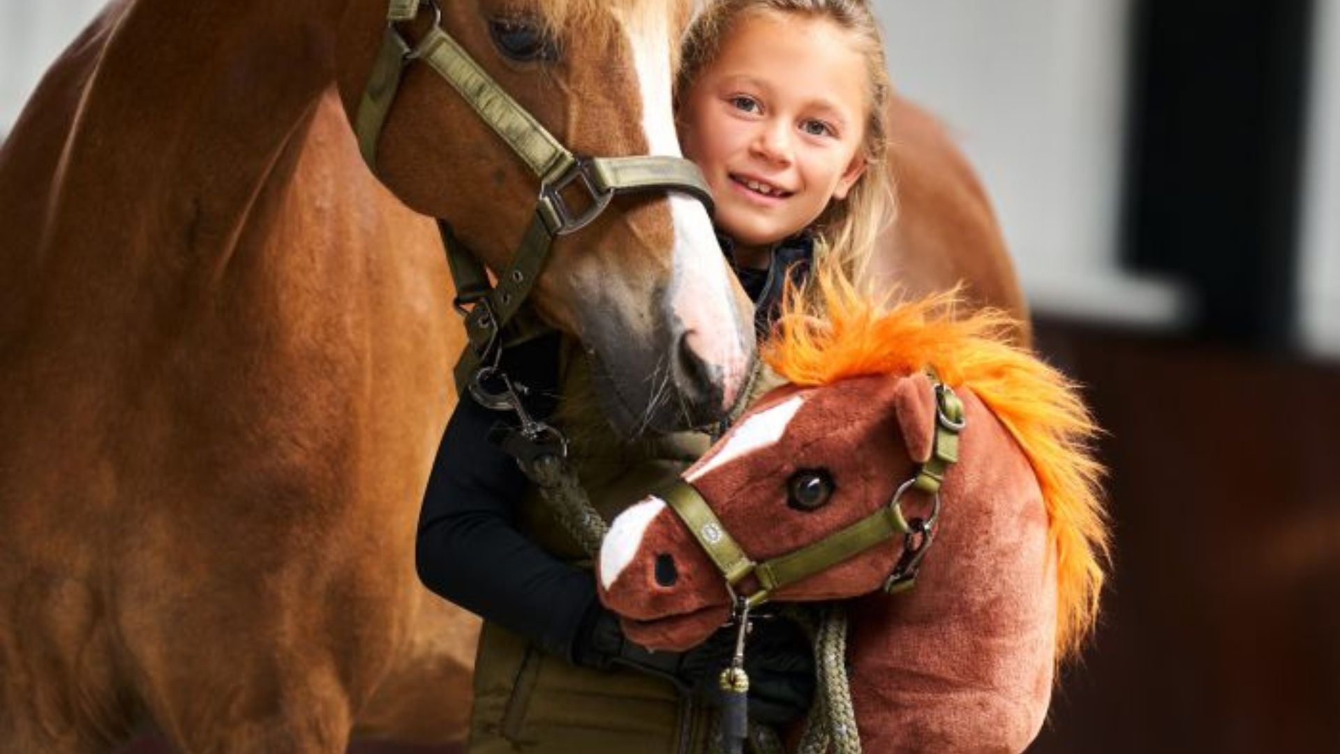 Legetøj til børn, hestelegetøj, kæphest, kæphest tilbehør, kæphest udstyr, kæphest ting, mini pony, legetøjshest, kreativ leg, motorik, sjov og aktivitet, juniorryttere, fantasifuld leg