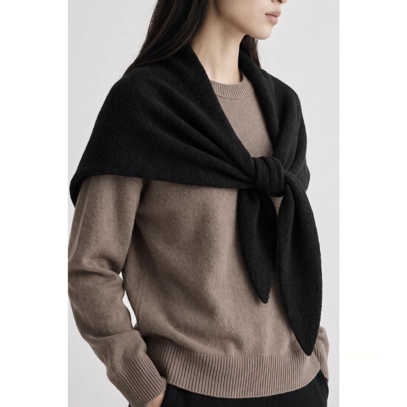 Movesgood Triangle Scarf - Sort