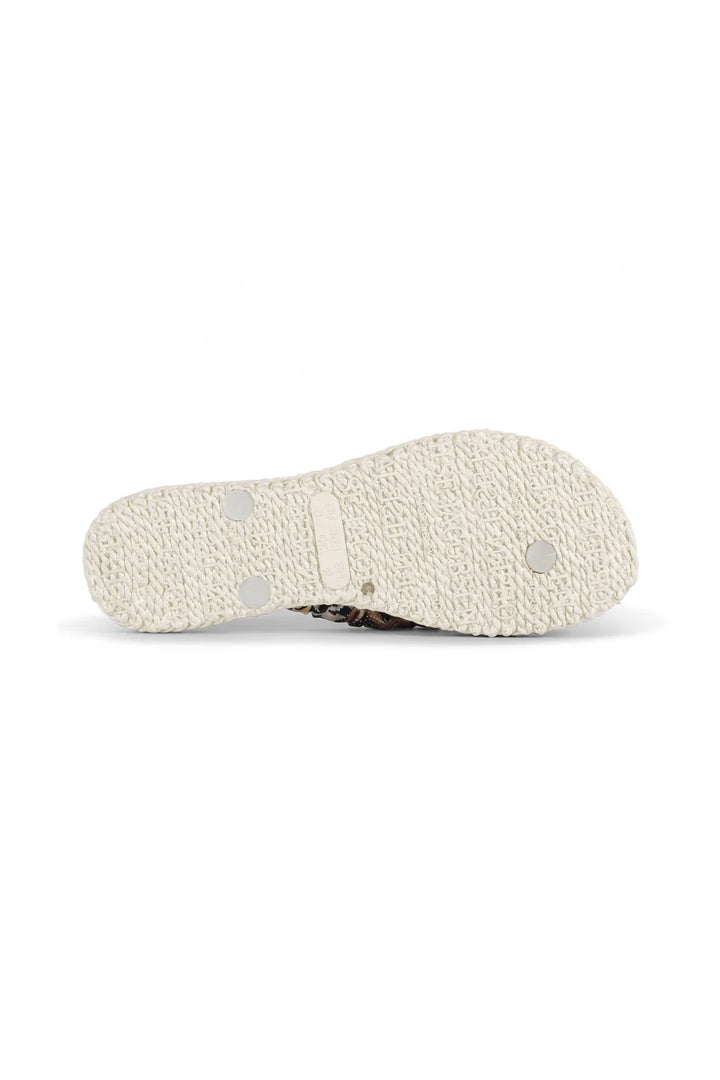 Sandal - Cheerful sandal - sand