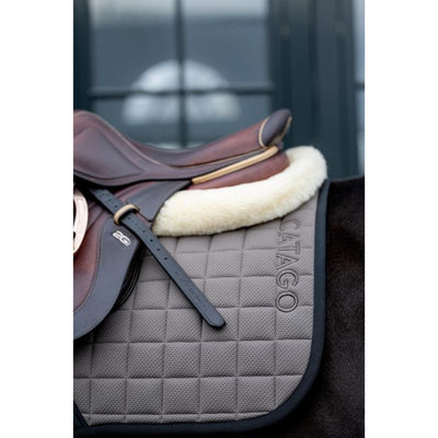Catago Fir - Tech Underlag - Falcon, Underlag, sadelunderlag, springunderlag, dressurunderlag, catago underlag, rideudstyr, rideudstyr til hest og rytter, 