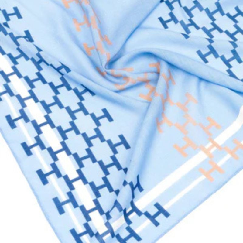 HÉST - Dora Scarf  - Lyseblå