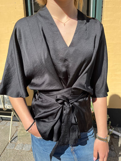 Summum slå om bluse fl. Farver