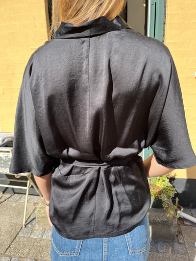 Summum slå om bluse fl. Farver