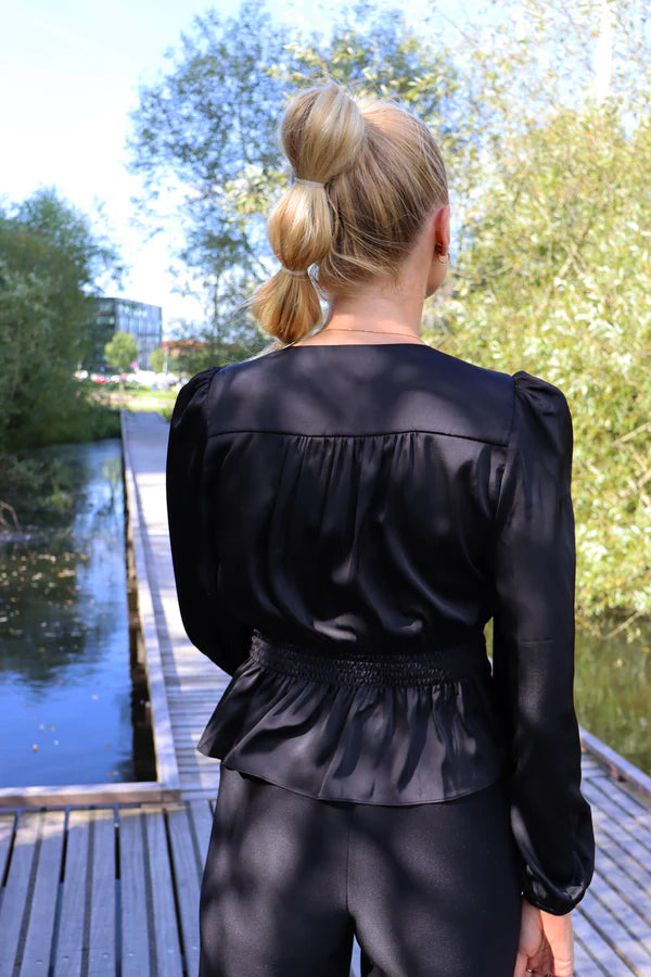 TIKI-LS-TWIST-BLOUSE - BLACK
