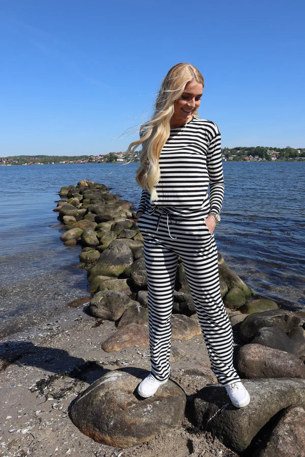 NATALIA-STRAIGHT-PANTS - BLACK CREME STRIPE