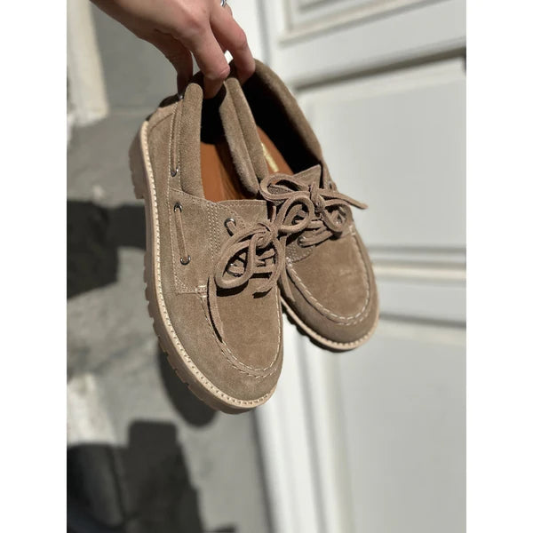 THE WALK SUEDE - BISCUIT