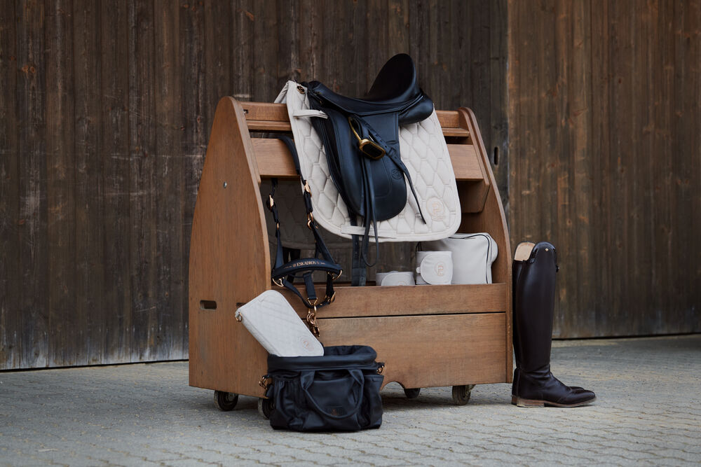 Eskadron platinium metallic faux leather, dressurunderlag, underlag, til hest og rytter, rideudstyr 