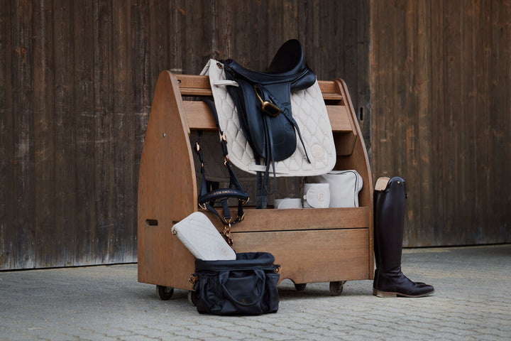 Eskadron platinium metallic faux leather, dressurunderlag, underlag, til hest og rytter, rideudstyr 